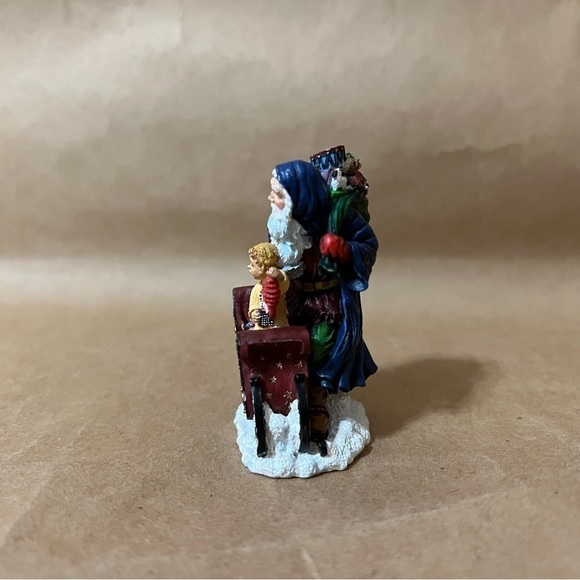 Pipka | Starlight Santa Handcrafted Father Christmas Figurine Mini Collection - Picture 6 of 7